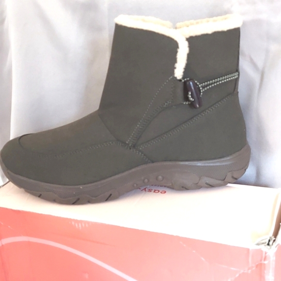 Easy Spirit Boots, Size 11, Green, Water Repellant, Faux Suede, Side Zip NEW! - Picture 3 of 10